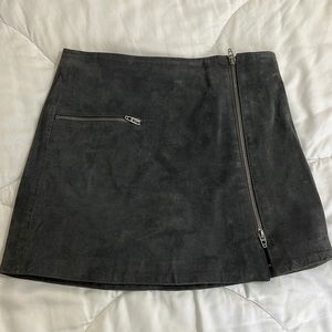 BlankNYC gray suede skirt